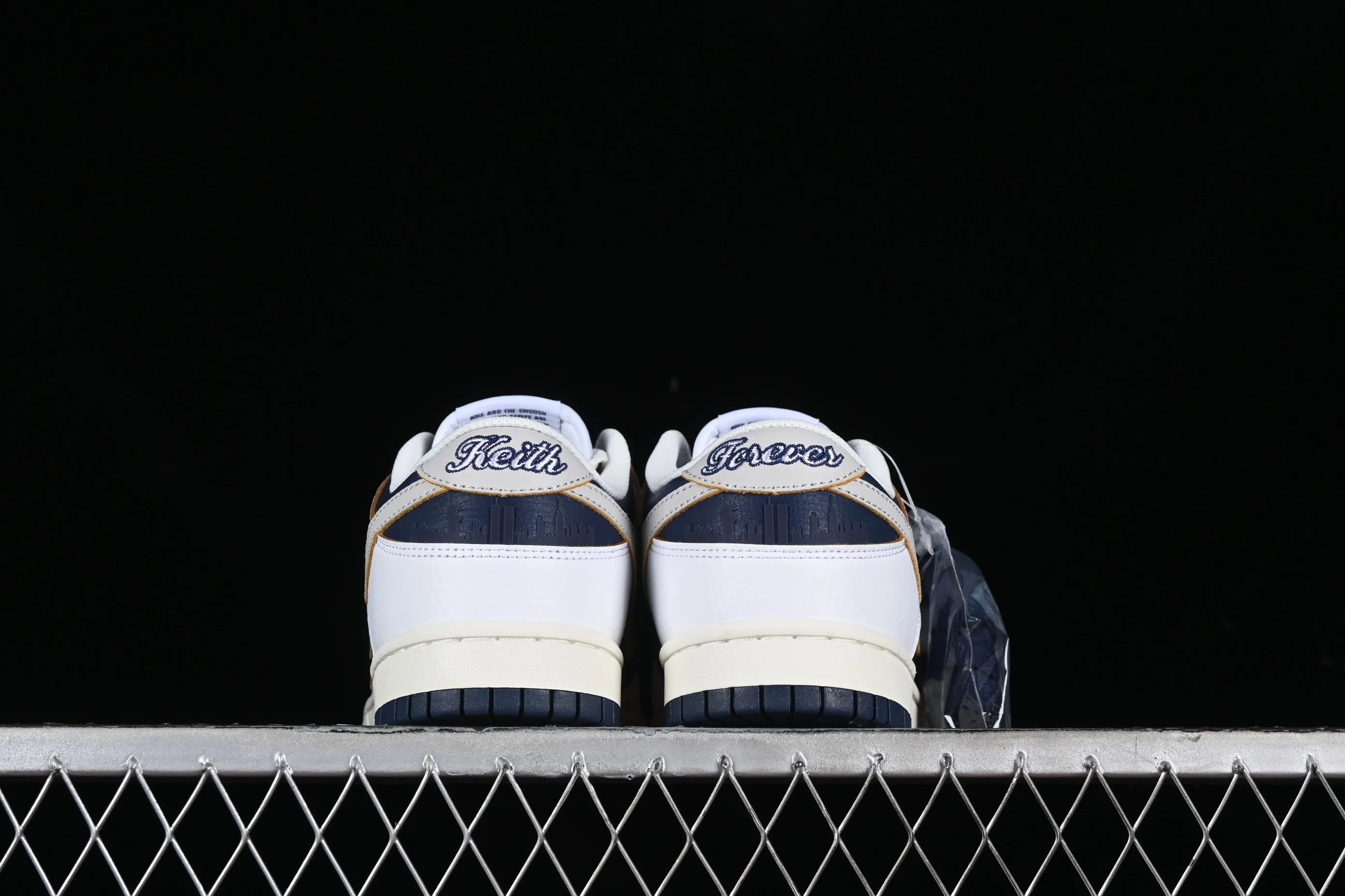 All categories Nk SB Dunk Series Nk SB Dunk Low low-top sneakers HUF x Nk SB Dunk Low NYC San Francisco joint model SB low-top sports and leisure sneakers FD8775-100